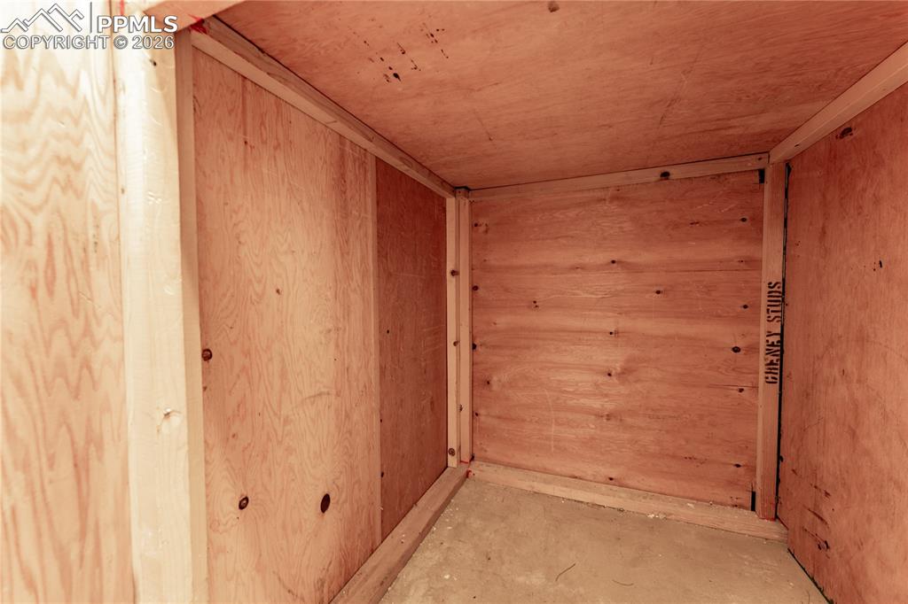 Basement storage box assigned to the unit