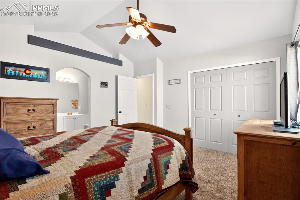 Primary bedroom with en suite 5 piece bathroom