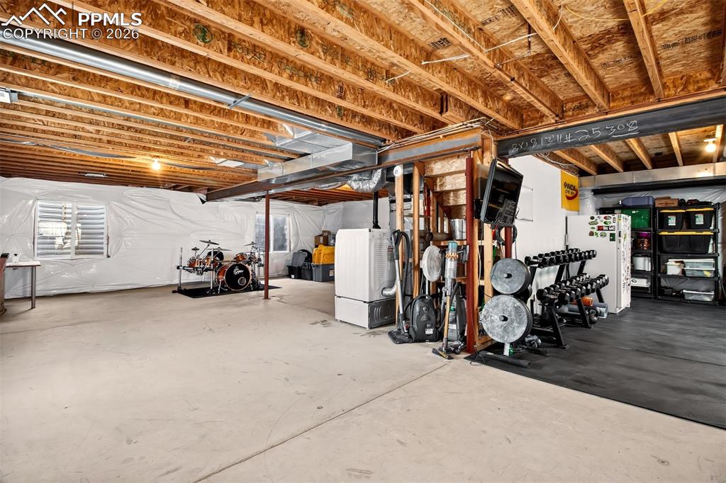 Unfinished basement with potential to customize as you wish