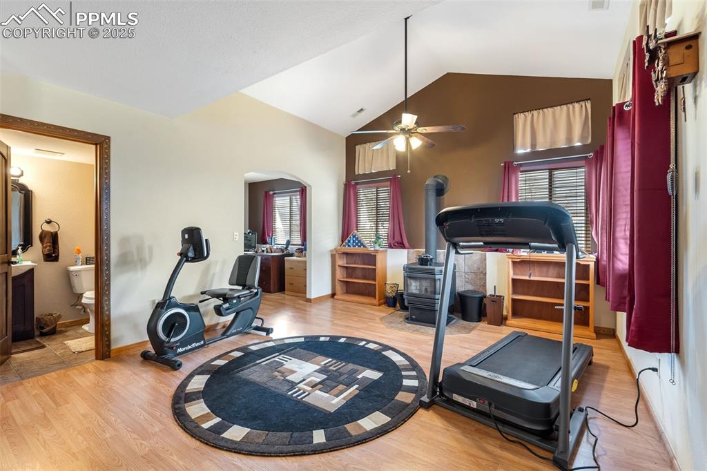 Flexible room for fitness, hobbies, or playroom use