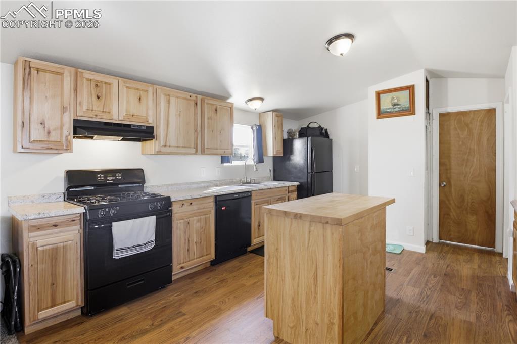 938 Desert Circle photo 3