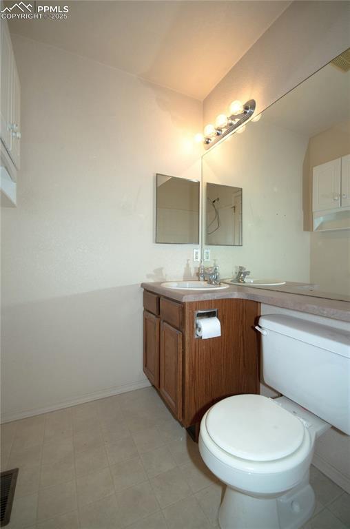 Main bathroom 