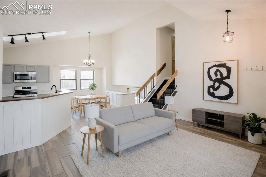 925 Tammany Drive photo 2