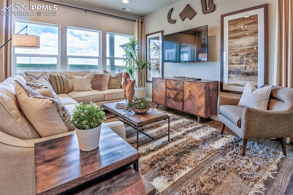 *Photos of previous model home of same floor plan