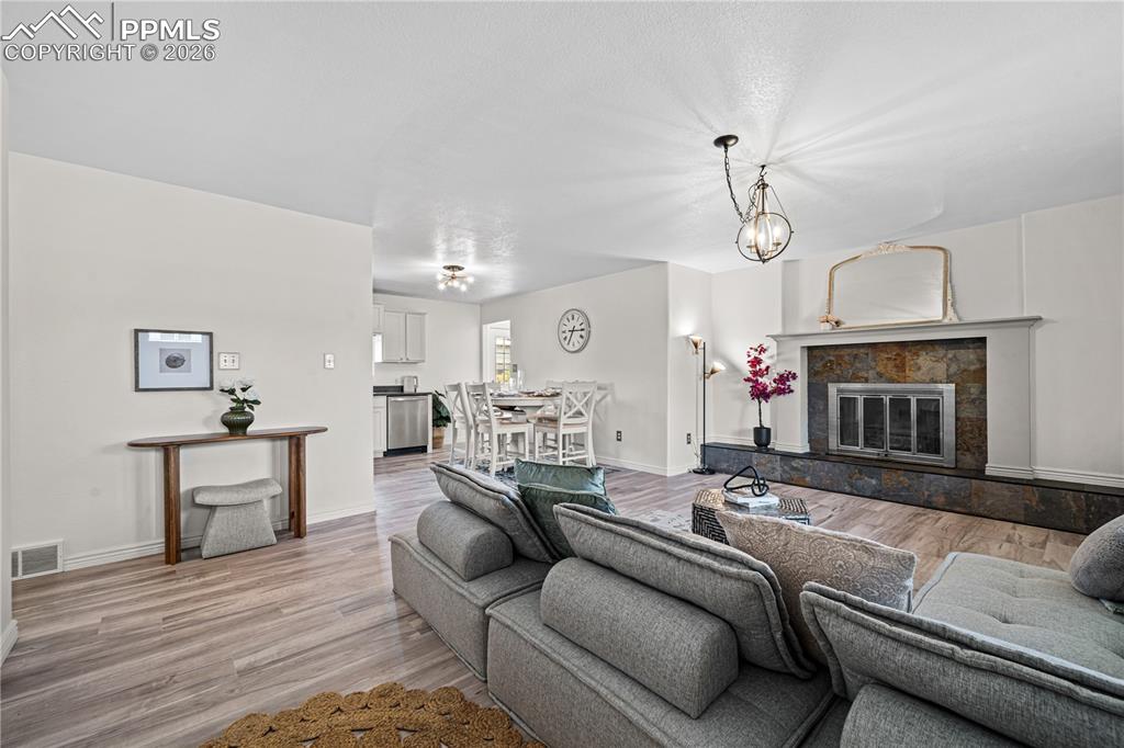 911 Candytuft Boulevard photo 3