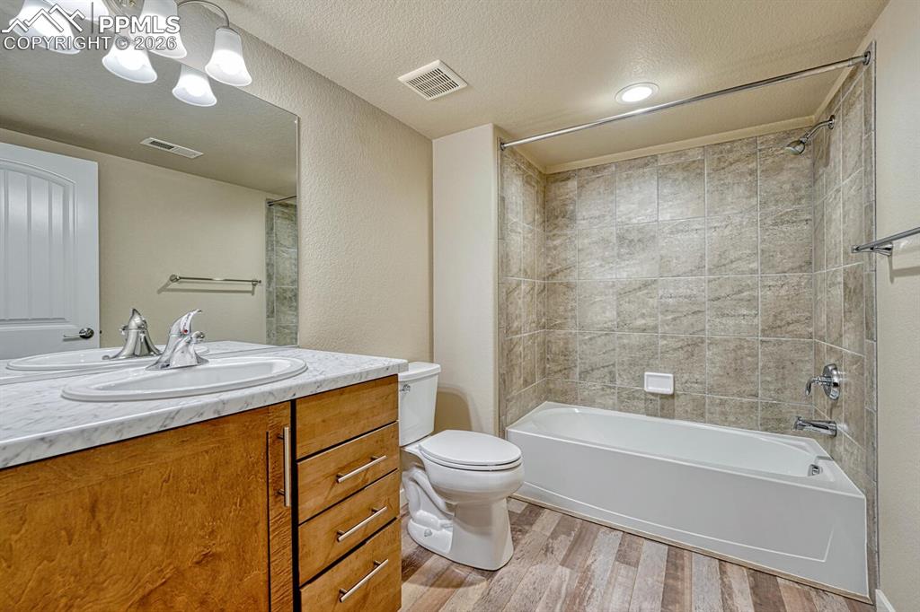 Basement full bathroom