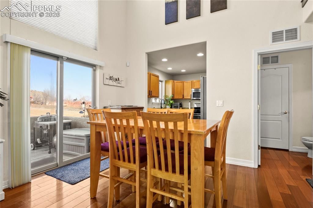 Additional view of dining area.