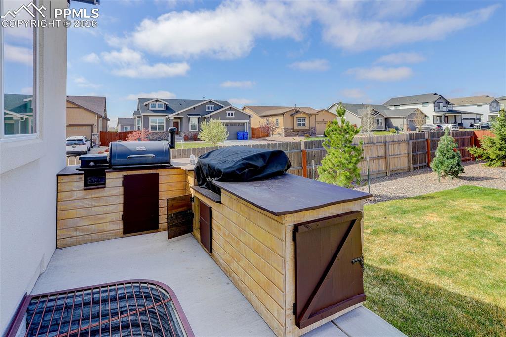 Built-in grilling patio