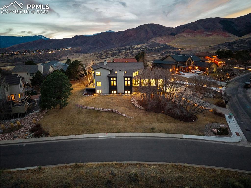 1915 Hunters Point Lane photo 2