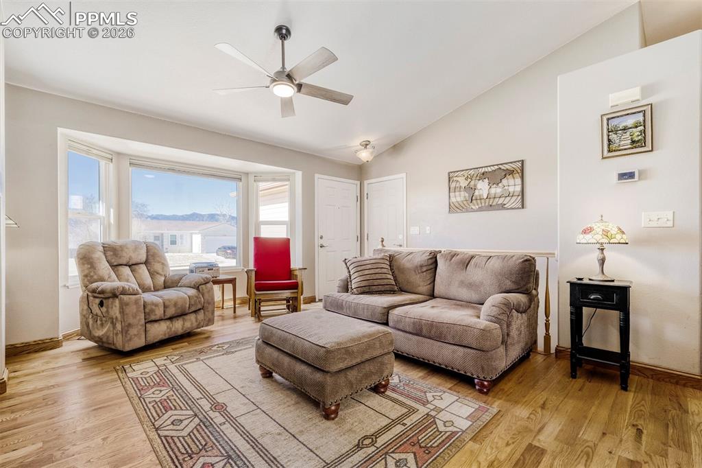 6707 Fountain Ridge Circle photo 2