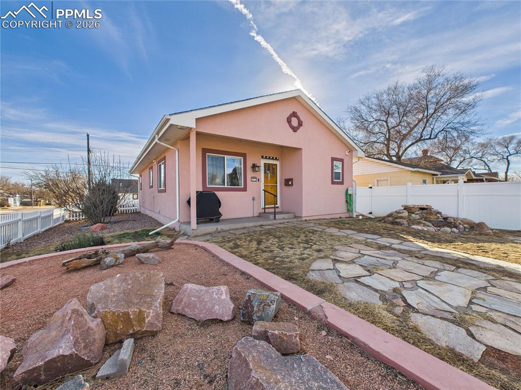 902 W 15th Street photo 2