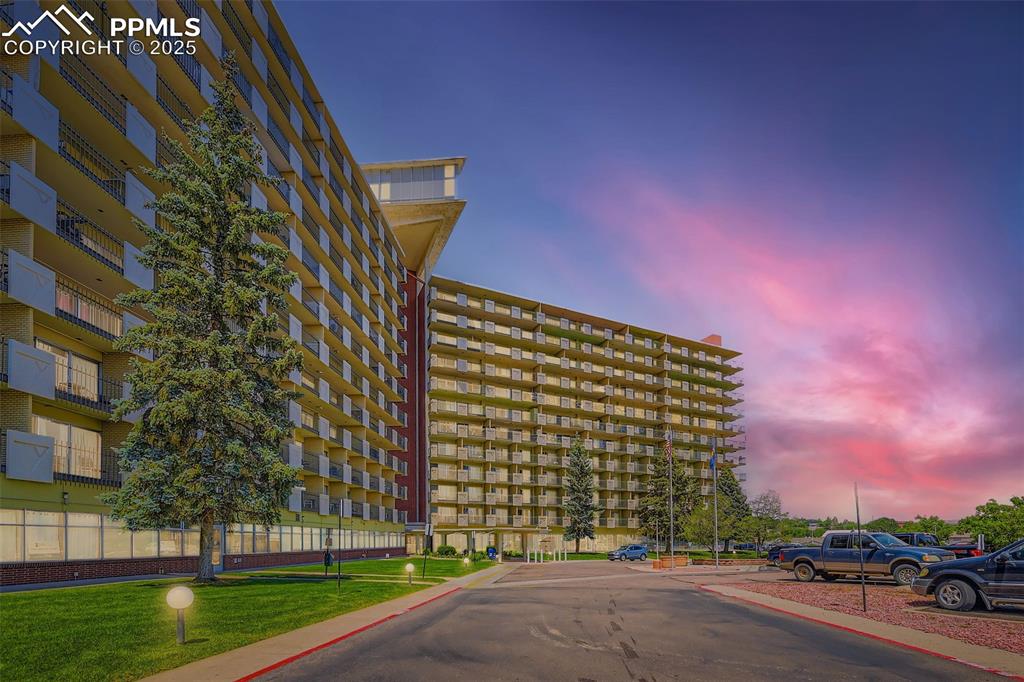 411 Lakewood Circle #A202