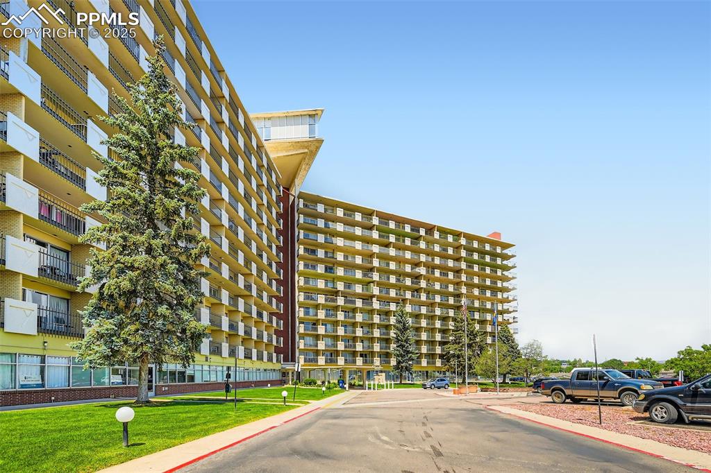 411 Lakewood Circle #A202 photo 2