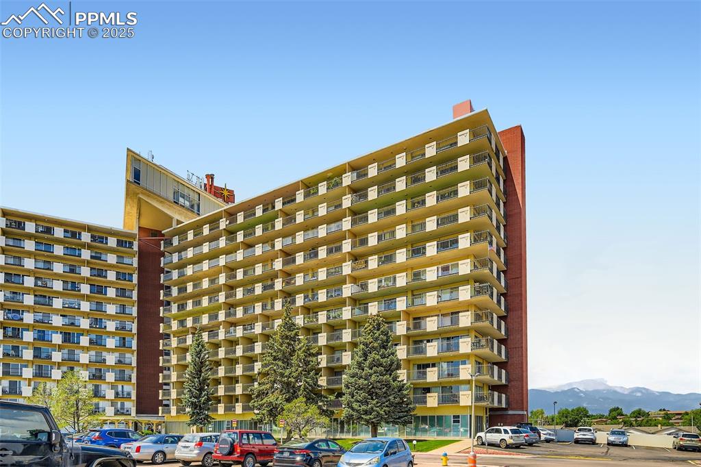 411 Lakewood Circle #A202 photo 3