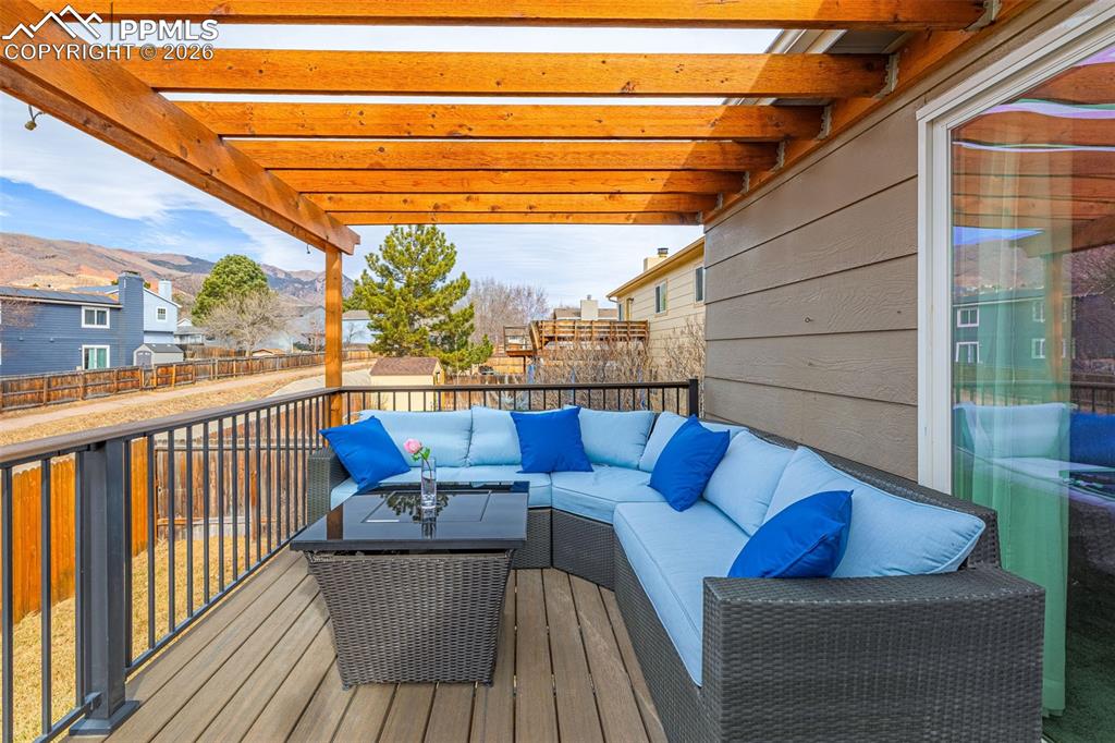 6130 Pemberton Way photo 3