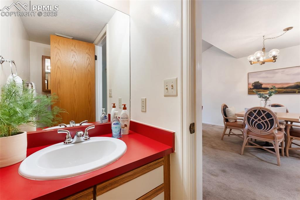 Main level powder bath