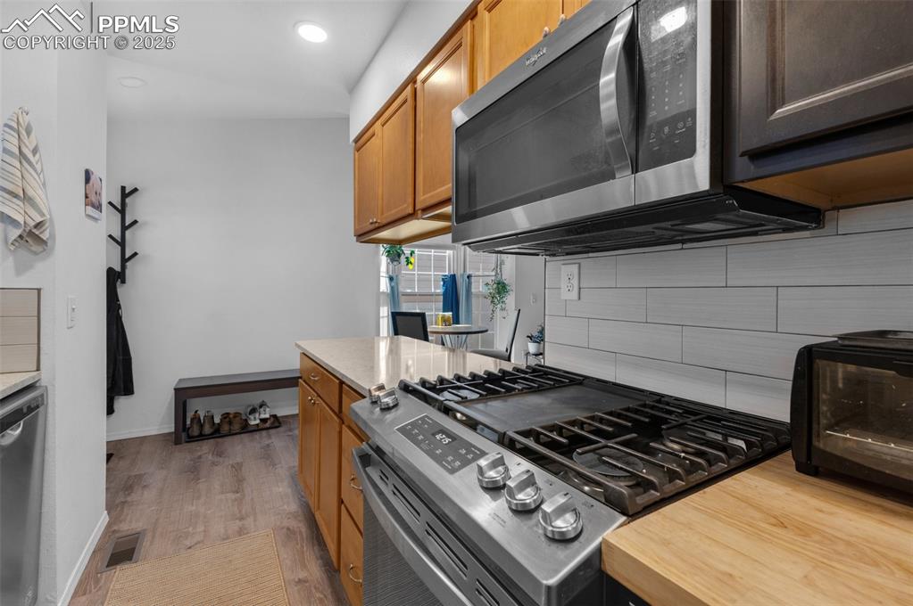 3676 Queen Anne Way photo 3