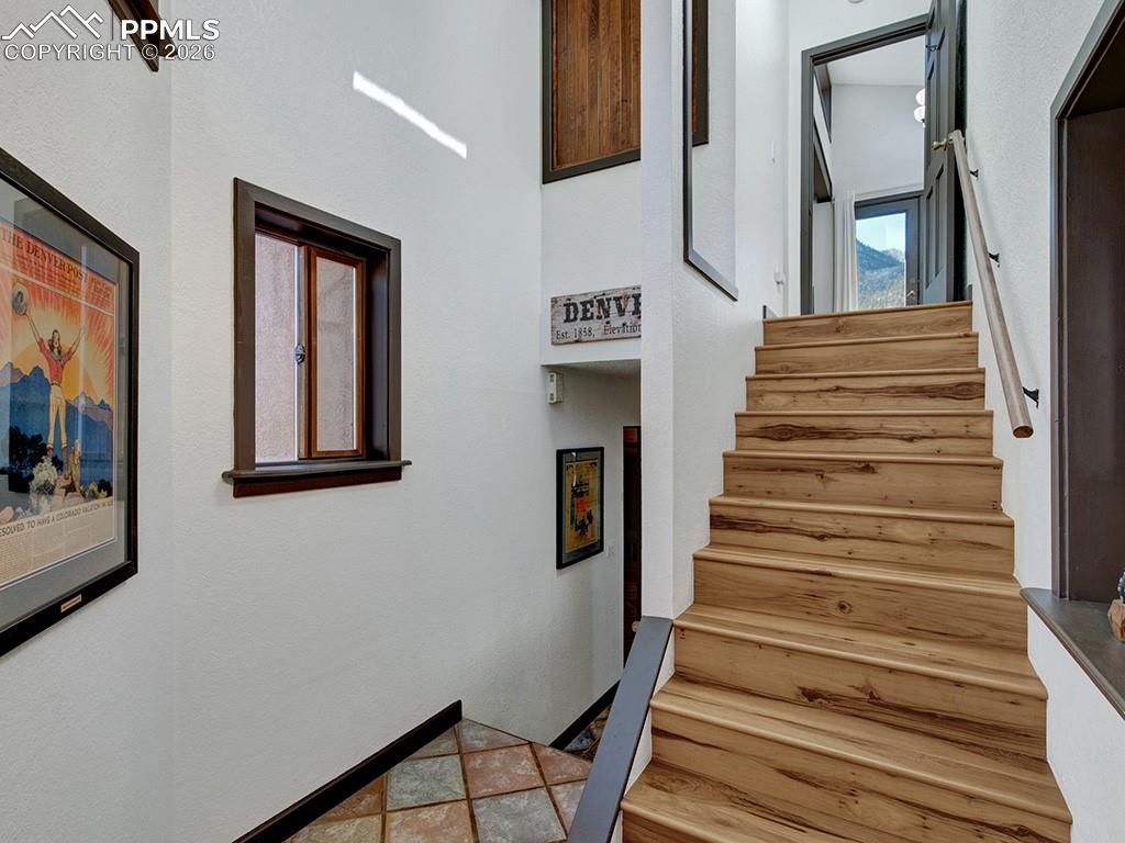 Hallway to primary becd