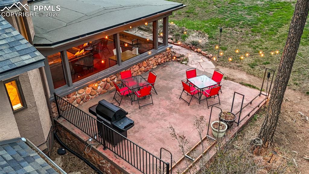 BBQ is connected to dedicated gas line (no propane needed)