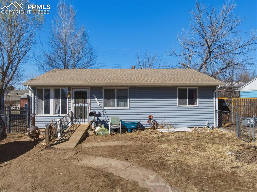 2301 Frontier Drive photo 2