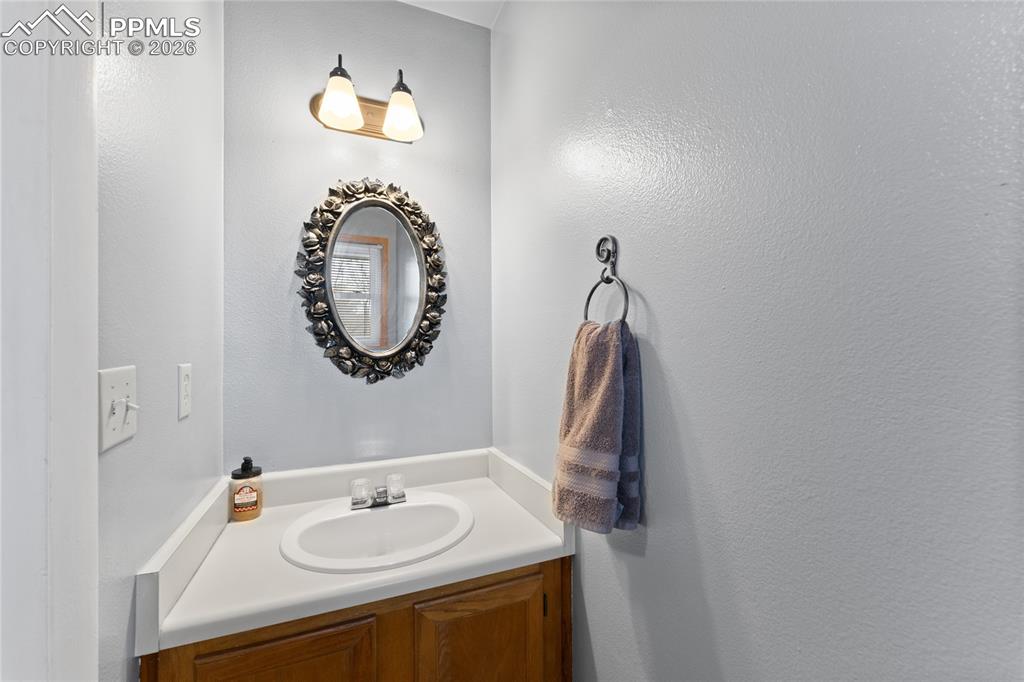 Main level guest bath