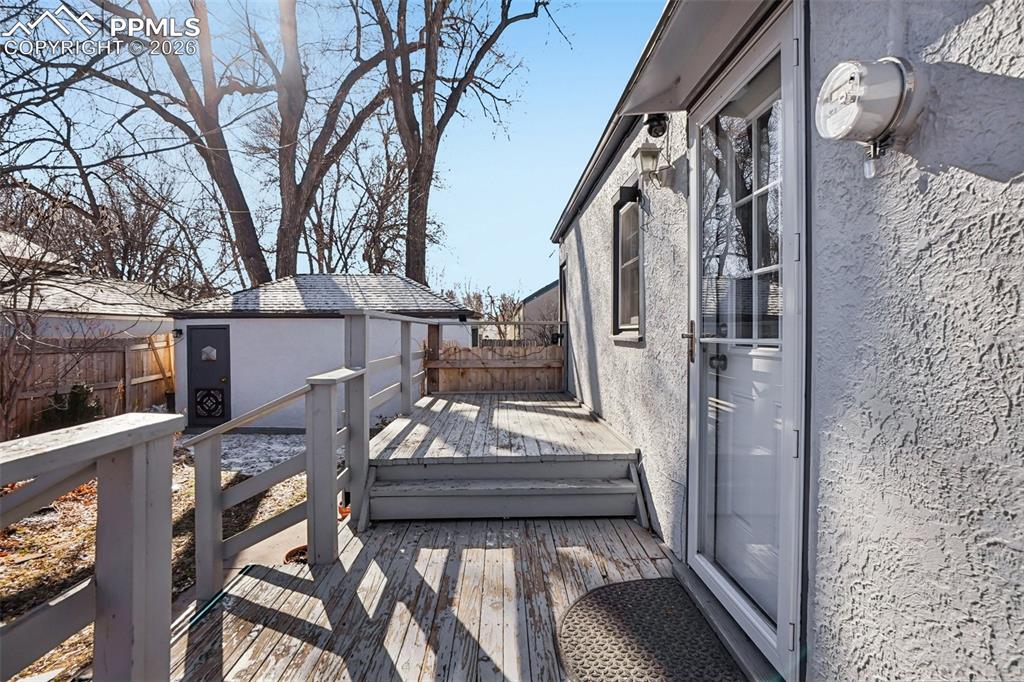 Walk out deck off kitchen