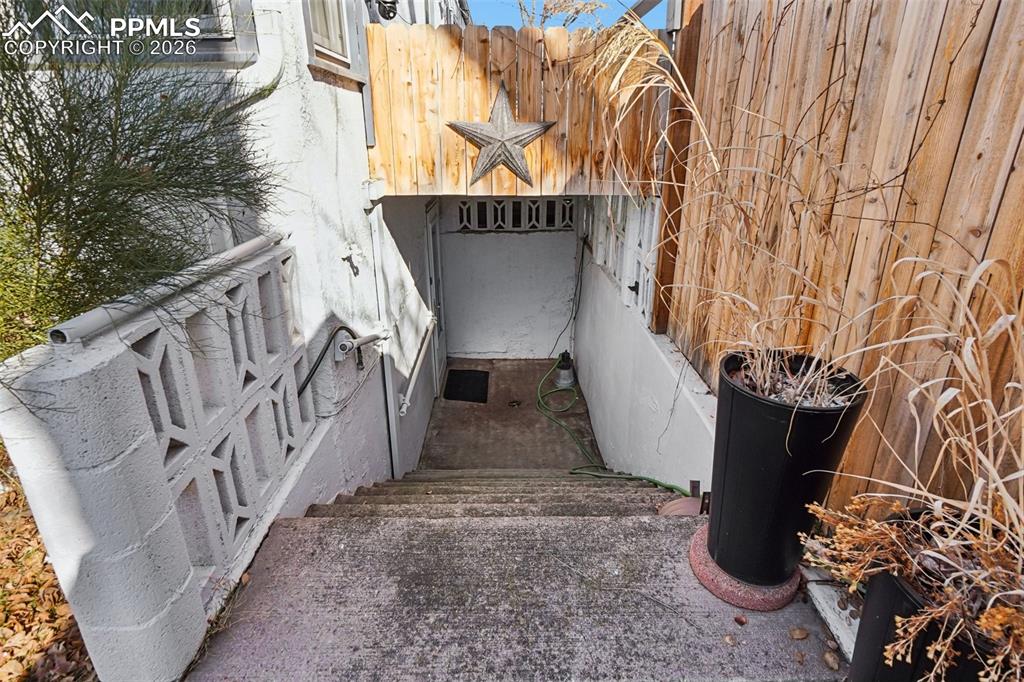 Separate entrance to lower level