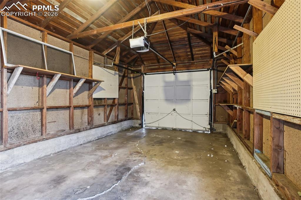 1 car detached garage 