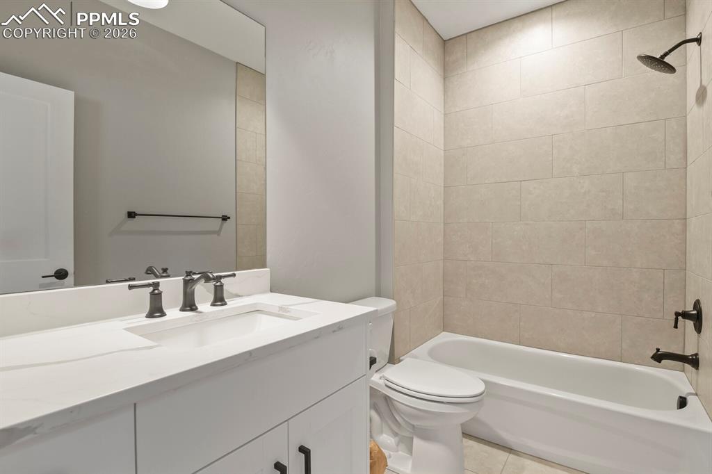 Main Floor Full Bath