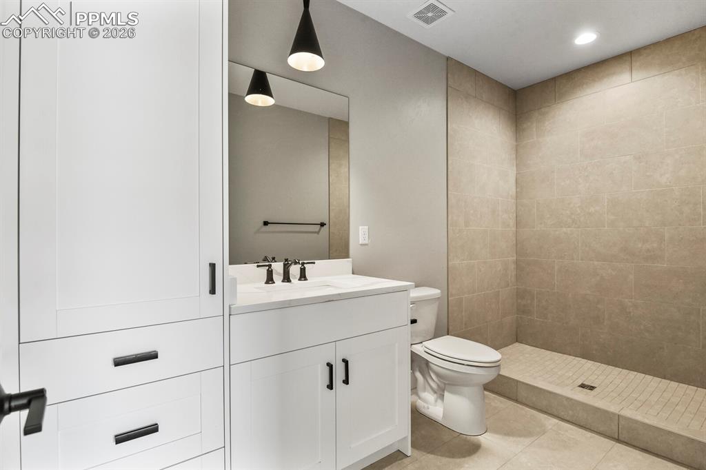 Ensuite Basement Bath