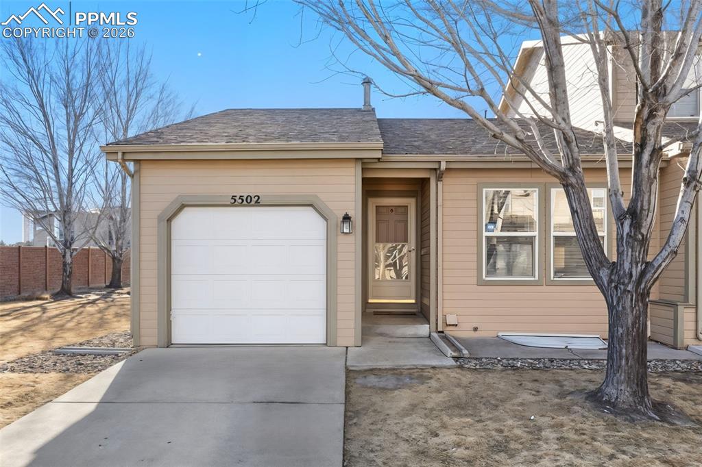 5502 Sunshade Point photo 2