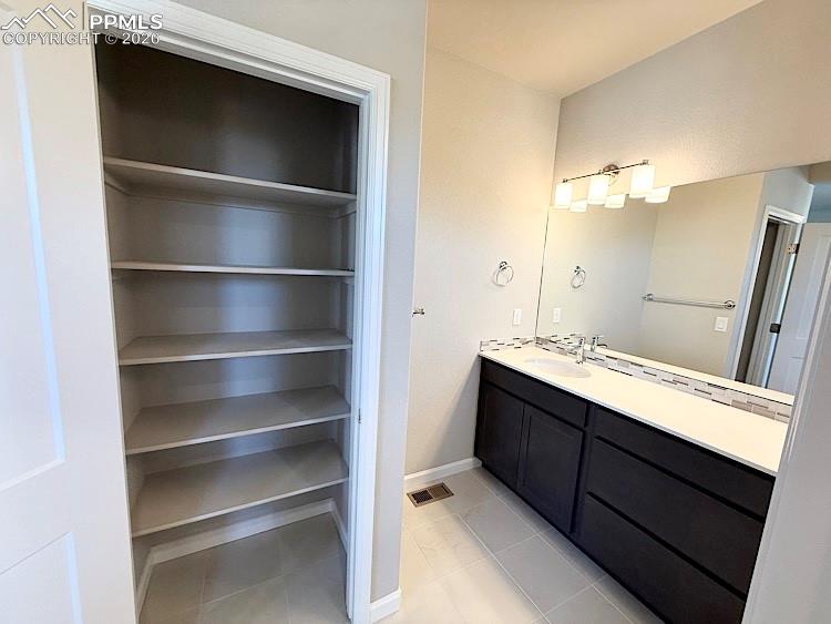 Laundry conveniently located on the upper level!