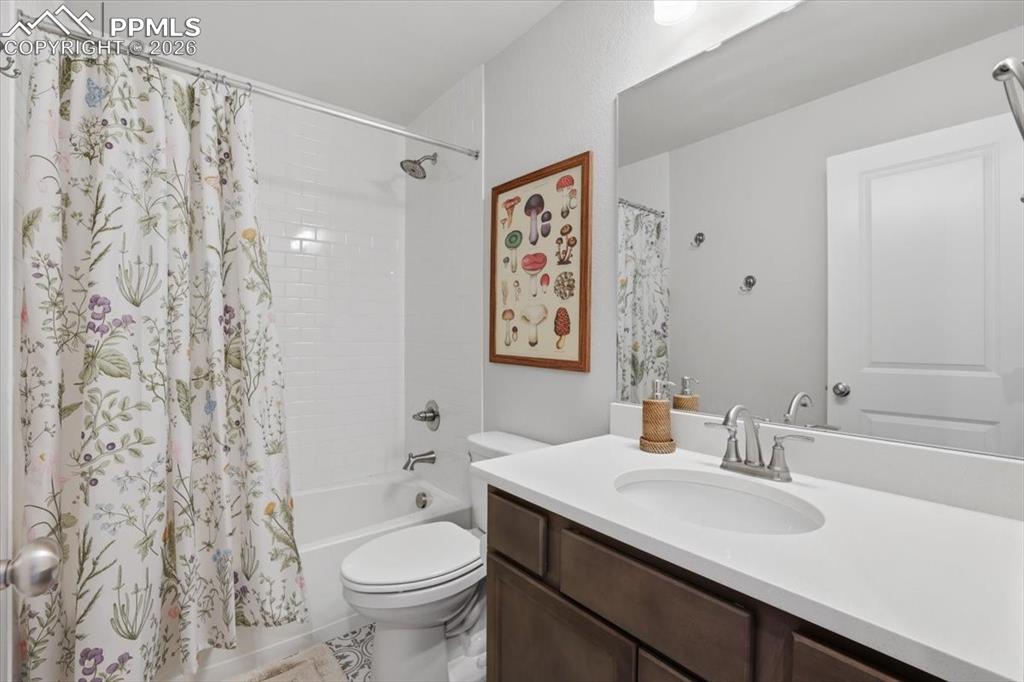 Full bathroom upper level.