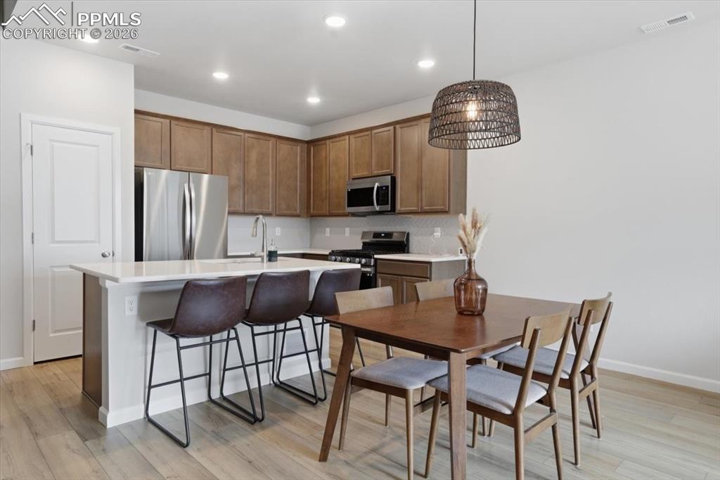 Kitchen and dining area.