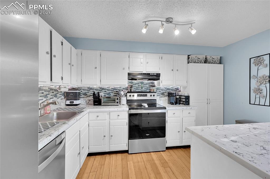 Updated kitchen to include newer kitchen appliances. 