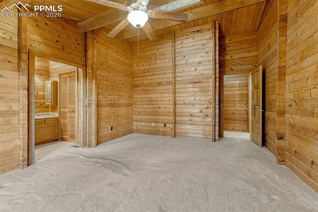 Walkin Cedar Closet