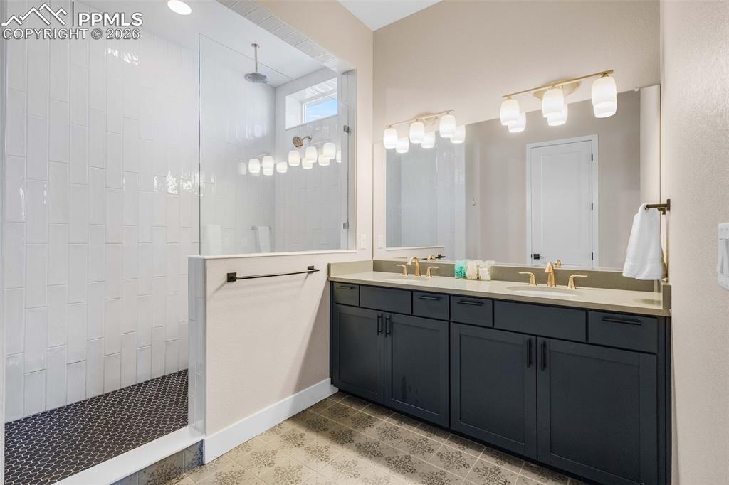 ensuite primary bathroom