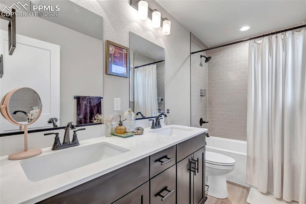 Upper Shared Bathroom
