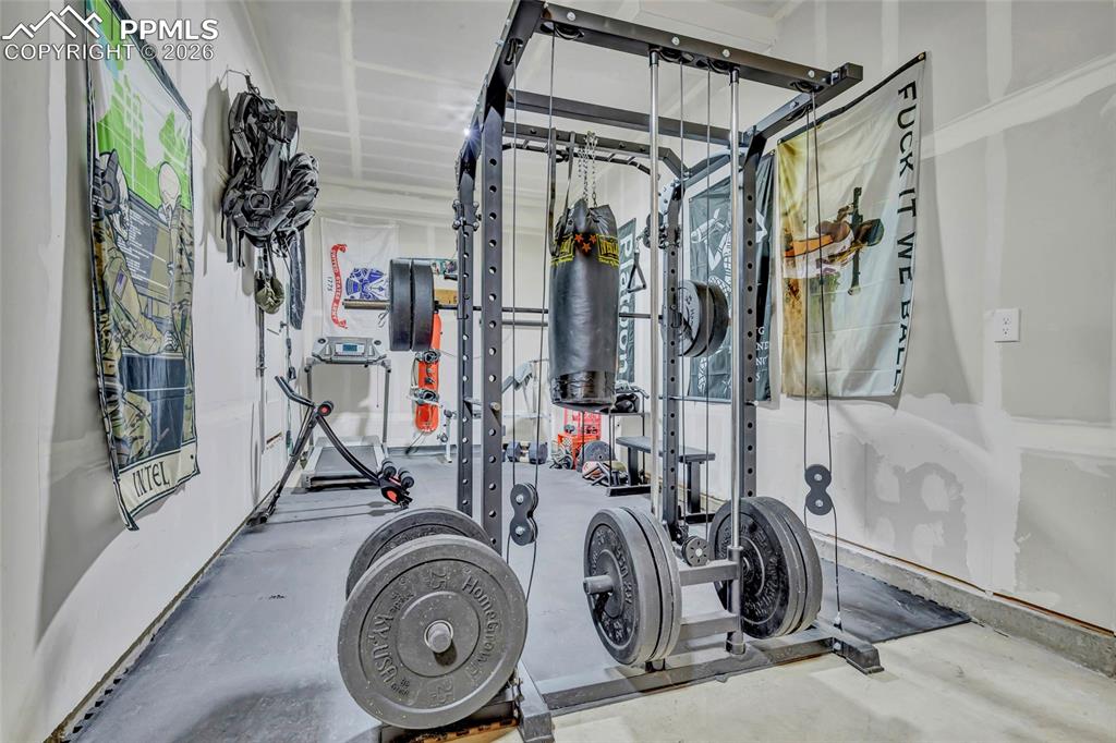 Tandem Bay in Garage