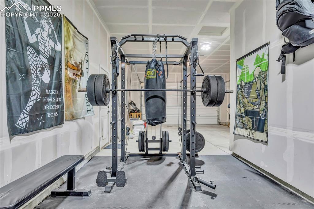 Tandem Bay in Garage