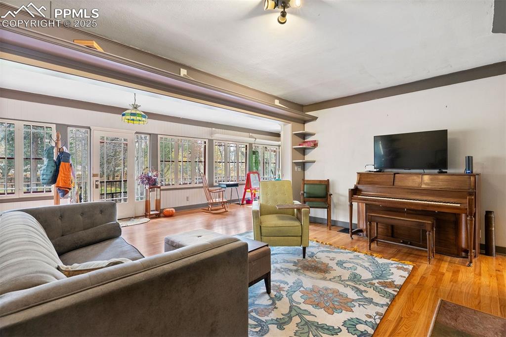 1515 W Cheyenne Road photo 3