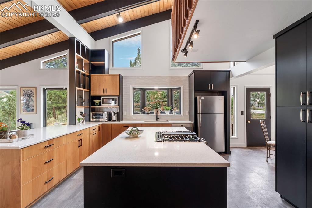 1595 Oak Hills Drive