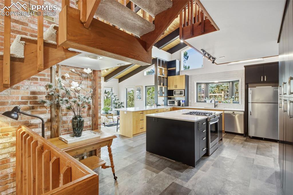 1595 Oak Hills Drive