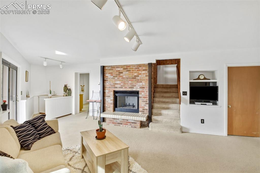 1595 Oak Hills Drive