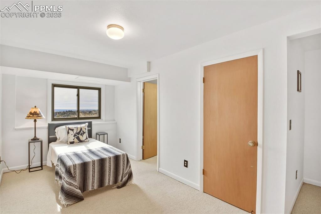 1595 Oak Hills Drive