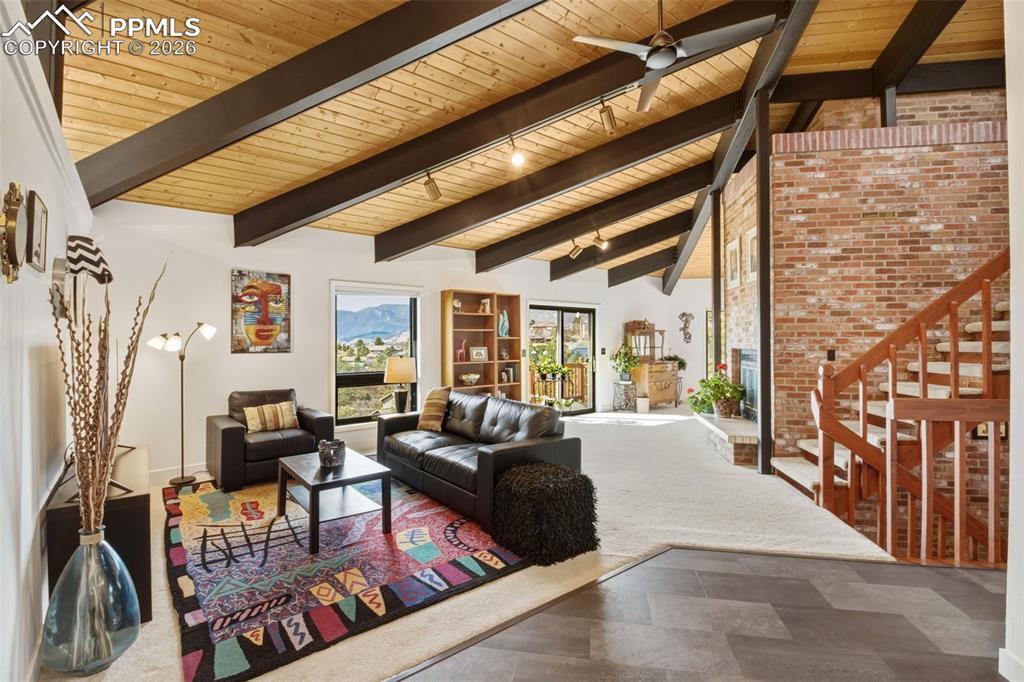 1595 Oak Hills Drive