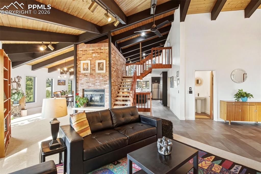 1595 Oak Hills Drive