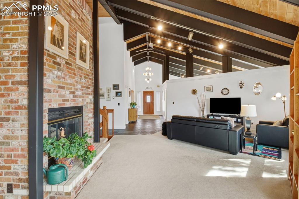 1595 Oak Hills Drive