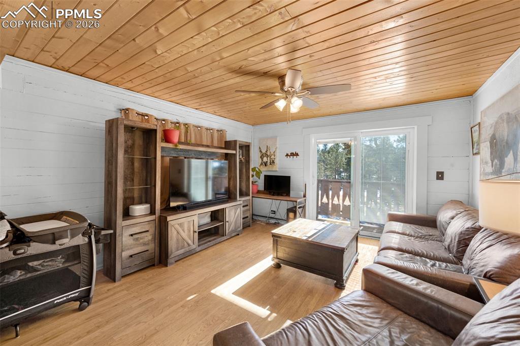 1276 Pinewood Road photo 3