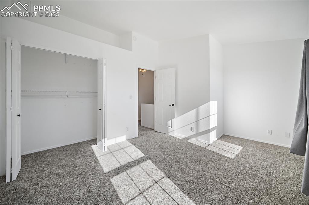 Good sized closet space